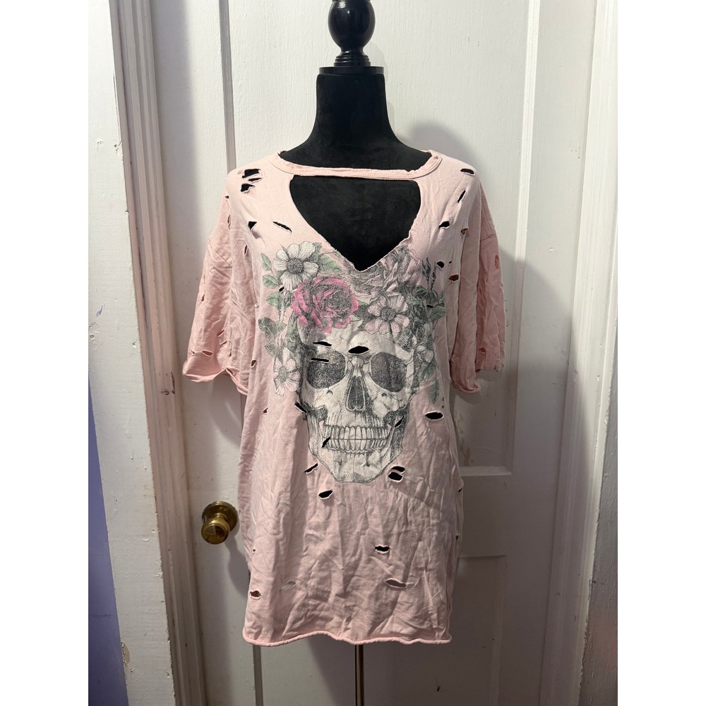 Hot Topic Pink Distressed Skull Floral Graphic Short Sleeve Top 2X Oversized Tee